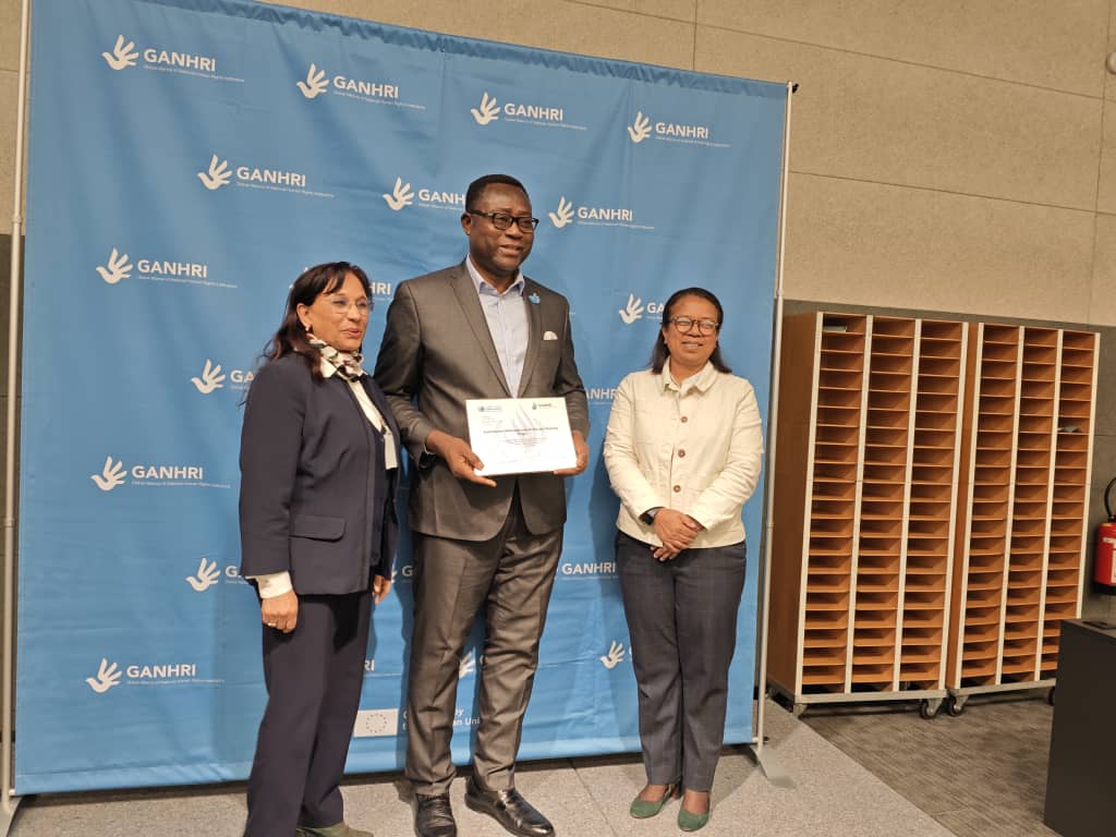 La Commission nationale des droits de l’homme (CNDH) du Togo reçoit son certificat de réaccréditation au Statut A